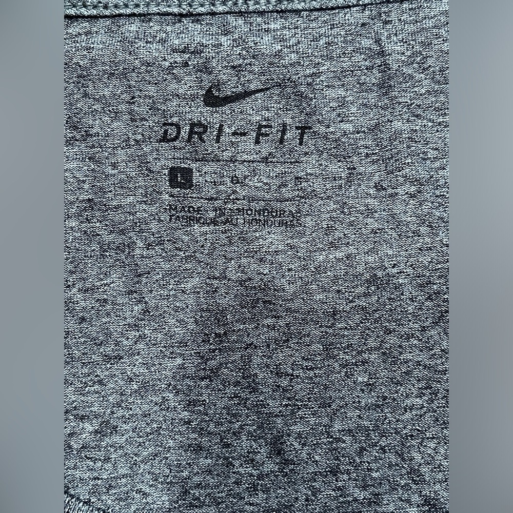 Nike Women's Charcoal Tee with Vibrant Pink Logo - Picture 4 of 7
